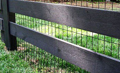 PADDOCK FENCING WITH WIRE
